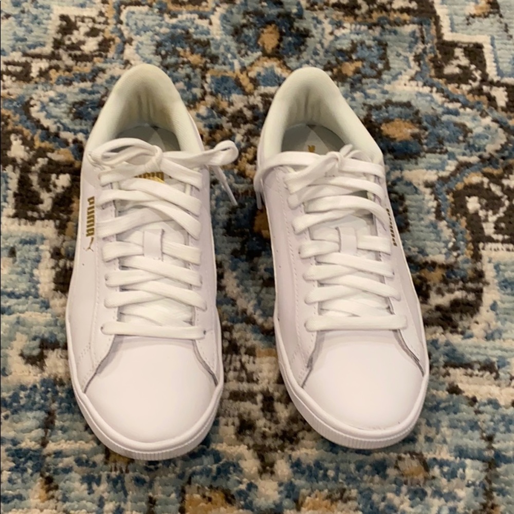 Women’s Puma sneaker- STYLE: Vikky V2